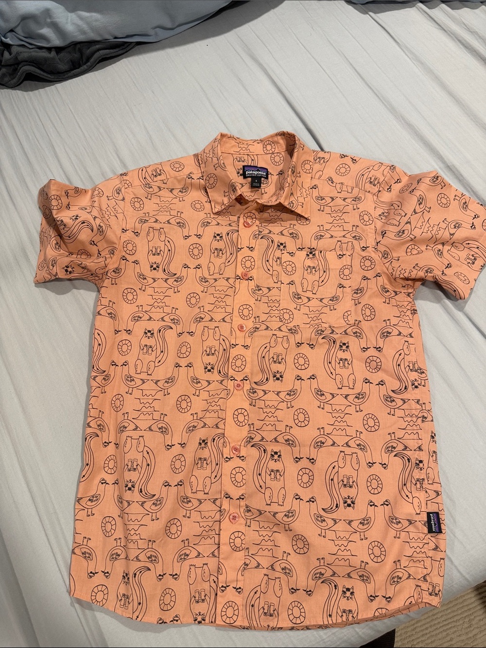 Patagonia Men's Short-Sleeve Peach Printed Button-Up Shirt